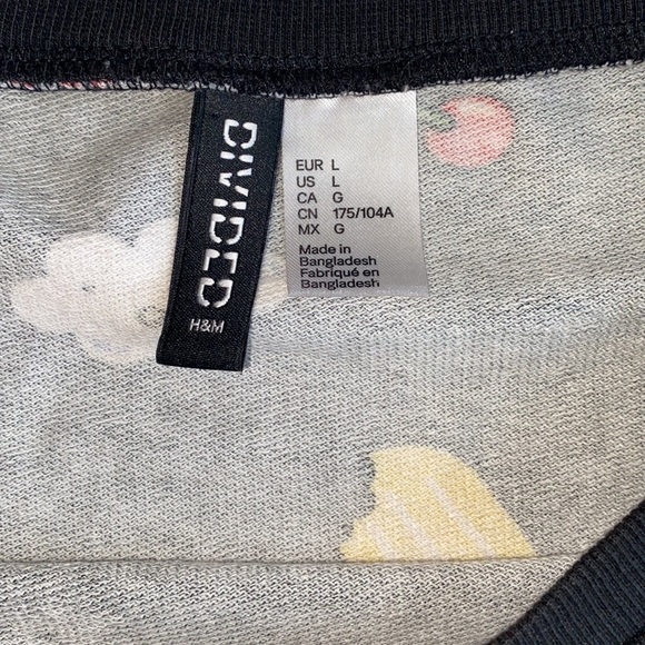 H&M Black Comic Print Graphic Shirt Size Large - Picture 4 of 8